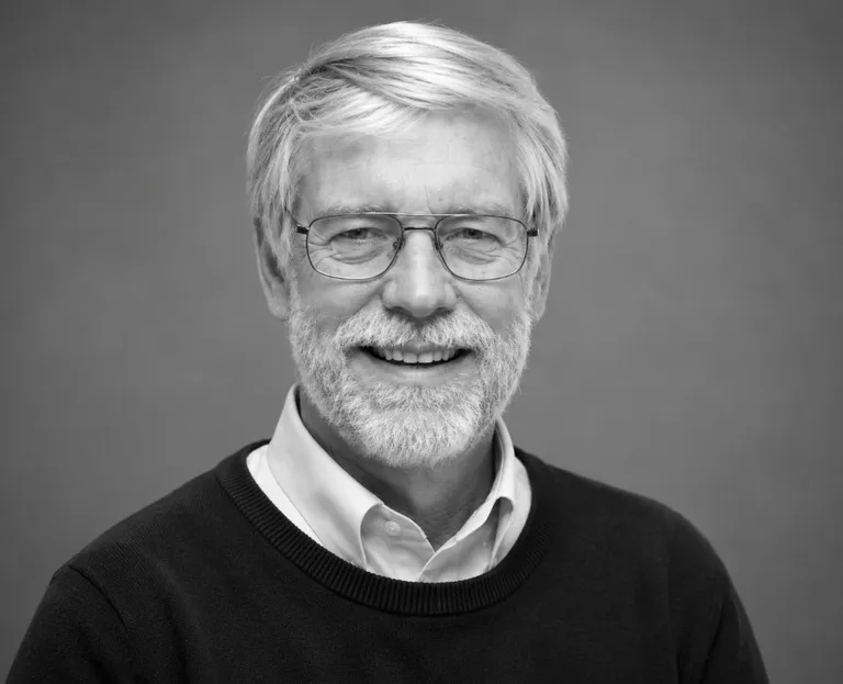 Portrait of Larry Suter